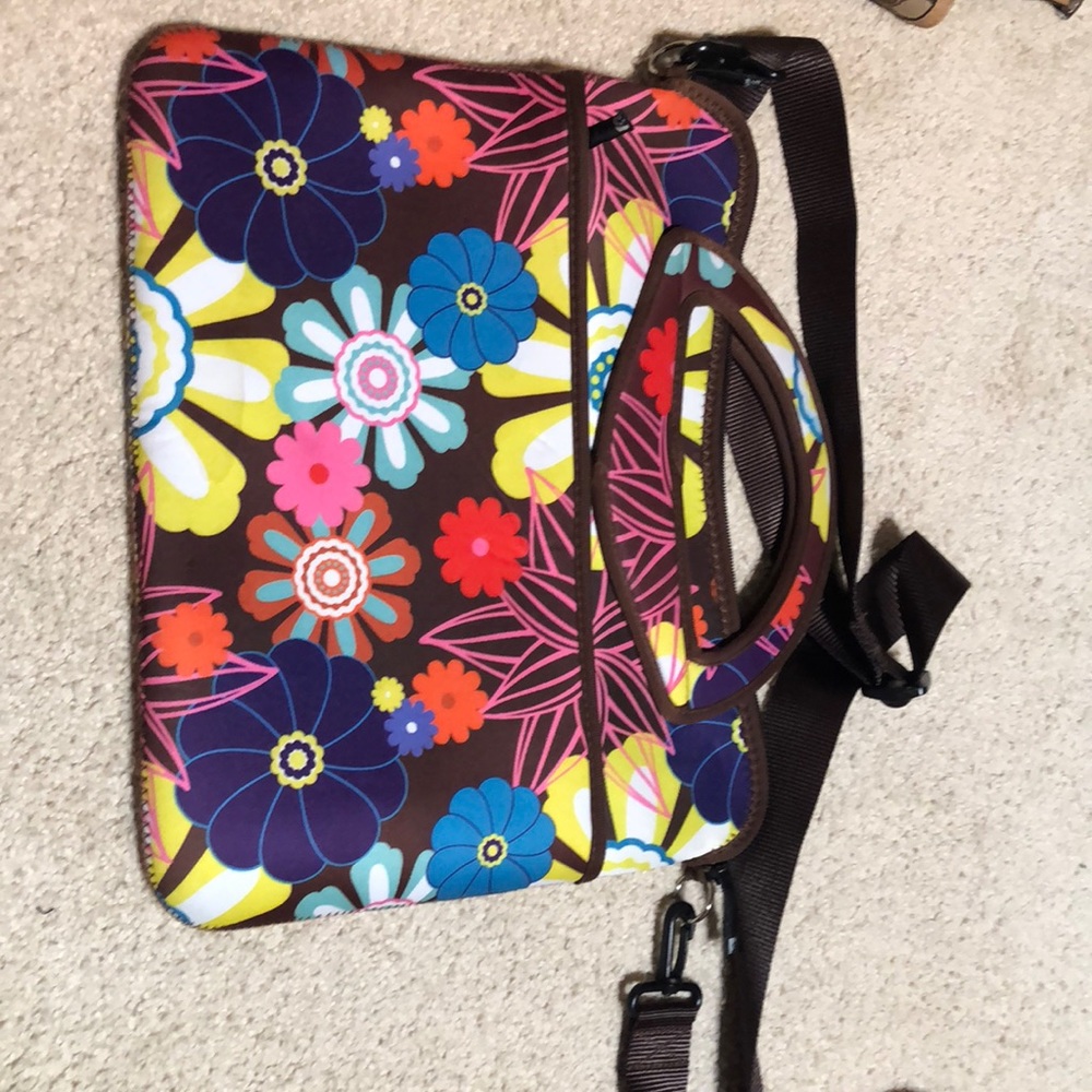 Laptop carrying bag.